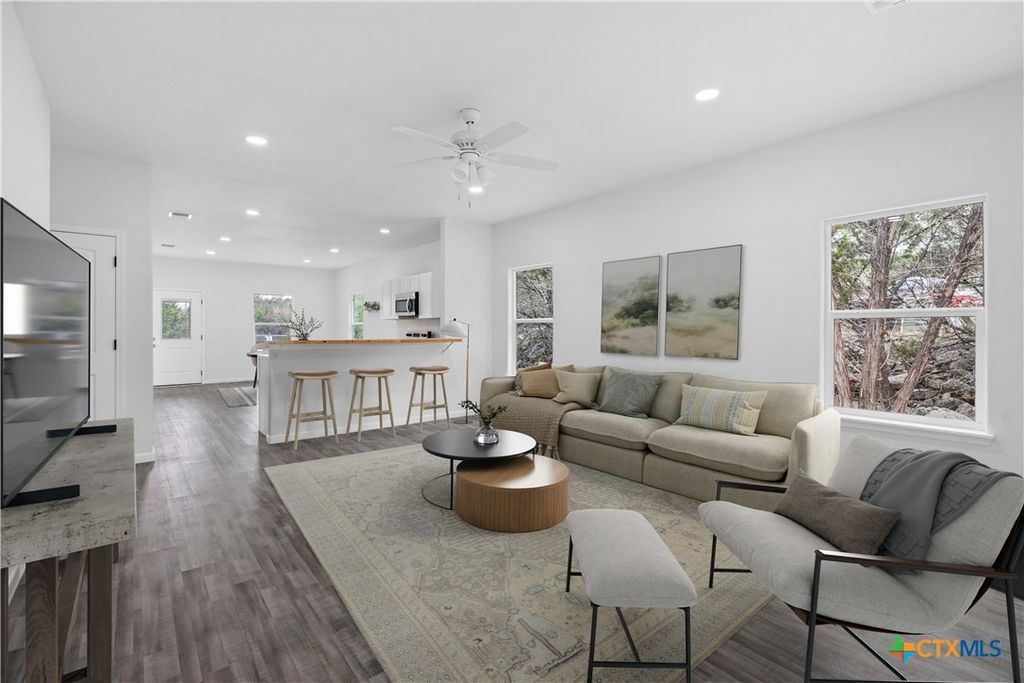 1234 Clearcreek Drive, Canyon Lake, TX 78133