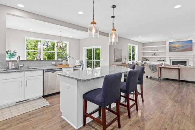 2215 Lake Circle, Victoria, MN 55386