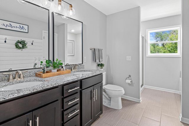 2215 Lake Circle, Victoria, MN 55386