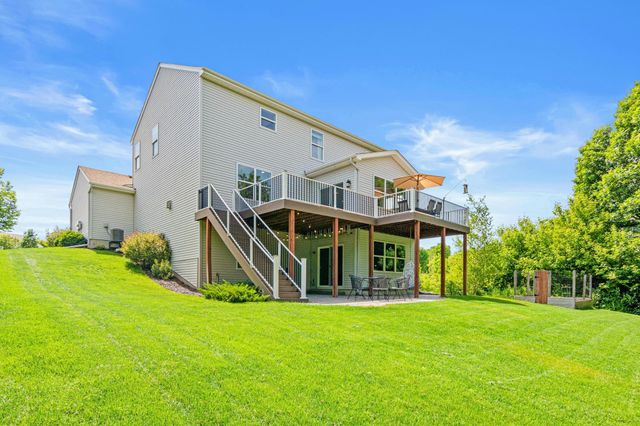 2215 Lake Circle, Victoria, MN 55386