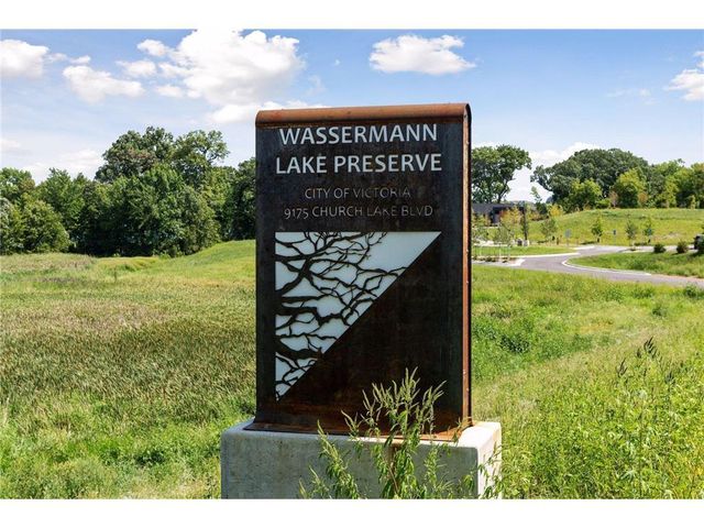 2215 Lake Circle, Victoria, MN 55386