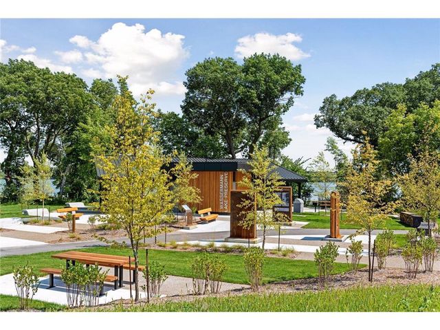 2215 Lake Circle, Victoria, MN 55386