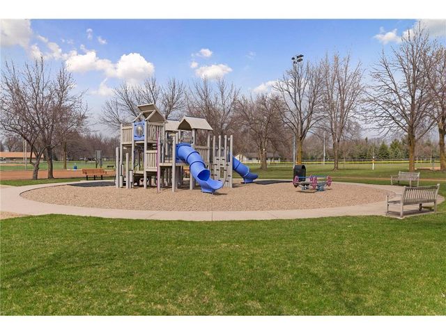 2215 Lake Circle, Victoria, MN 55386