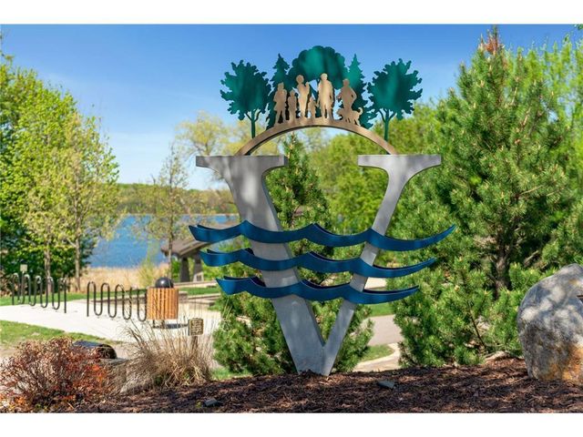 2215 Lake Circle, Victoria, MN 55386