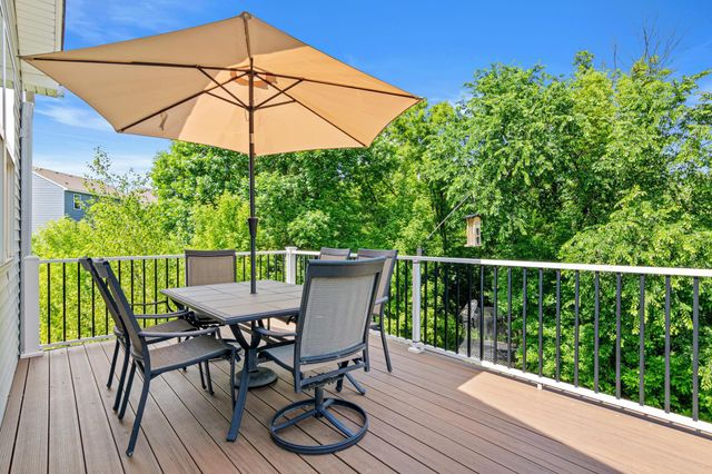 2215 Lake Circle, Victoria, MN 55386
