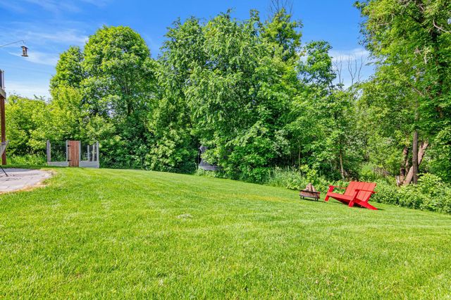 2215 Lake Circle, Victoria, MN 55386