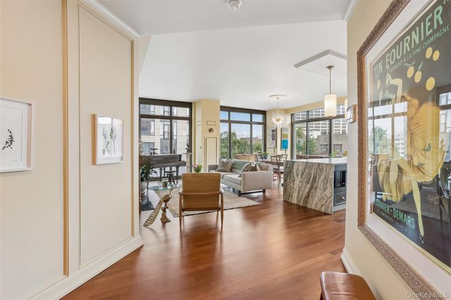 25 City Place 6C, White Plains, NY 10601