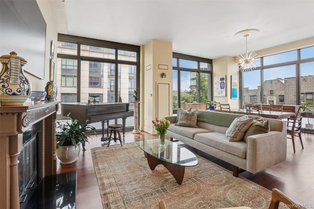 25 City Place 6C, White Plains, NY 10601