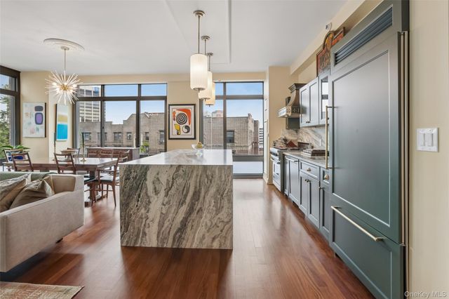 25 City Place 6C, White Plains, NY 10601