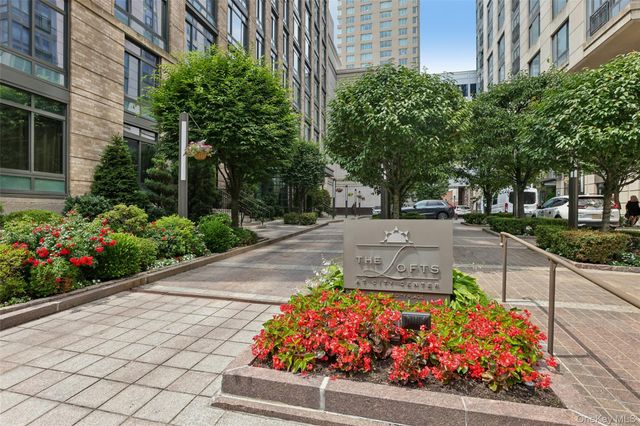 25 City Place 6C, White Plains, NY 10601
