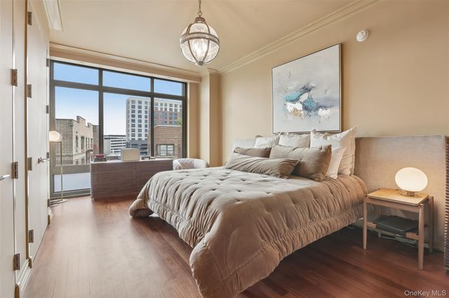 25 City Place 6C, White Plains, NY 10601