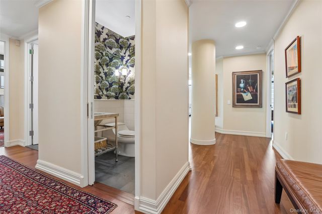 25 City Place 6C, White Plains, NY 10601