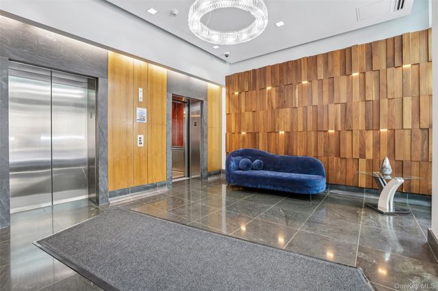 25 City Place 6C, White Plains, NY 10601