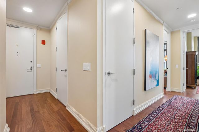 25 City Place 6C, White Plains, NY 10601