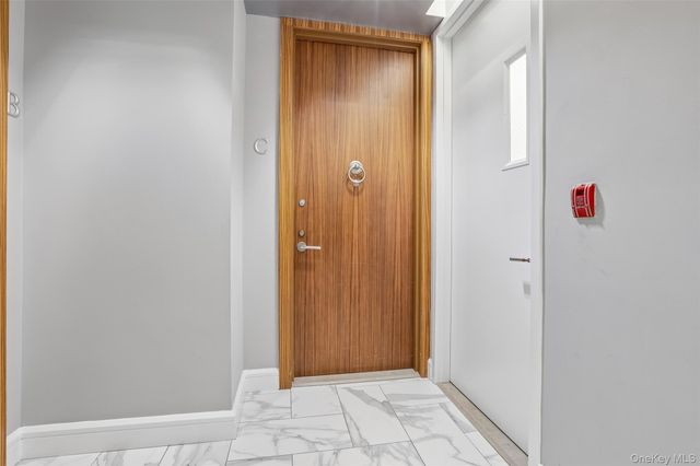 25 City Place 6C, White Plains, NY 10601