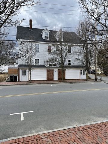 8-10 School St 1, Amesbury, MA 01913