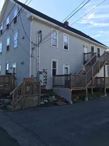 8-10 School St 1, Amesbury, MA 01913