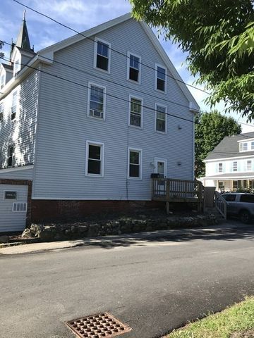 8-10 School St 1, Amesbury, MA 01913