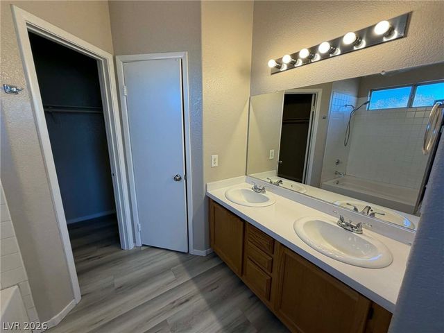 2769 Desert Stream Court, Las Vegas, NV 89156