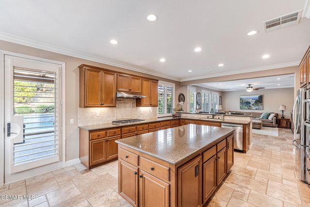 13737 Elkton Court, Moorpark, CA 93021