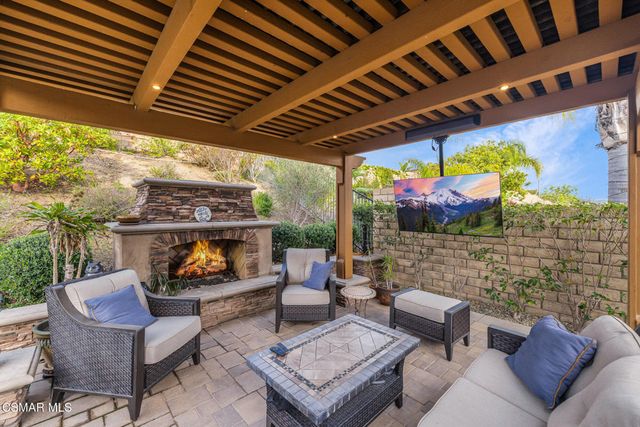 13737 Elkton Court, Moorpark, CA 93021