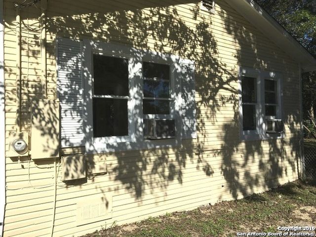 515 LINCOLNSHIRE DR, San Antonio, TX 78220