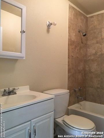 515 LINCOLNSHIRE DR, San Antonio, TX 78220