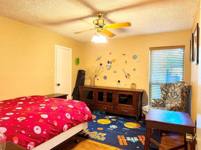 3915 Pleasant Valley Drive, Missouri City, TX 77459