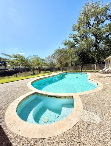 3915 Pleasant Valley Drive, Missouri City, TX 77459