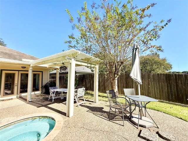 3915 Pleasant Valley Drive, Missouri City, TX 77459