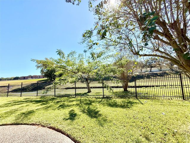 3915 Pleasant Valley Drive, Missouri City, TX 77459