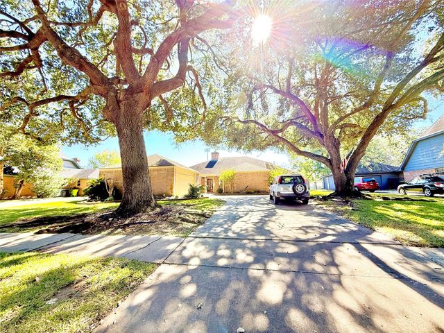 3915 Pleasant Valley Drive, Missouri City, TX 77459