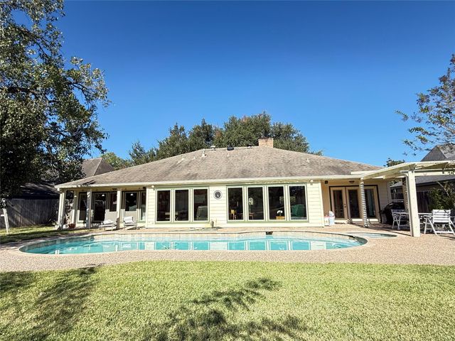 3915 Pleasant Valley Drive, Missouri City, TX 77459