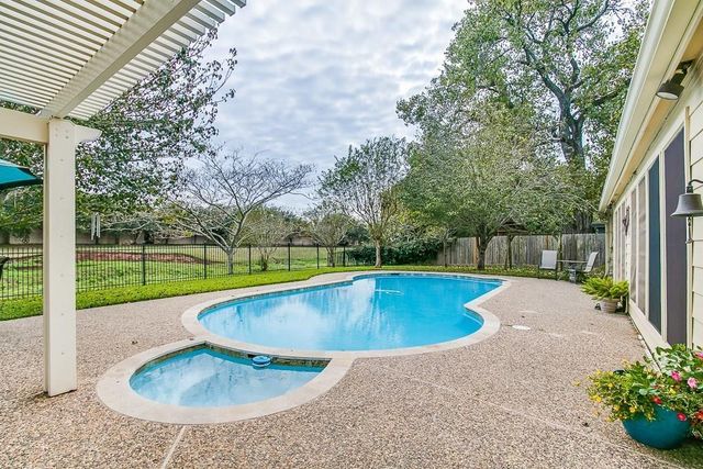 3915 Pleasant Valley Drive, Missouri City, TX 77459