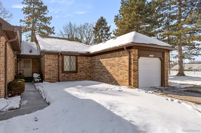 3376 Heritage Parkway, Dearborn, MI 48124