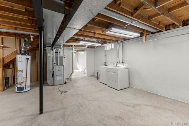 3376 Heritage Parkway, Dearborn, MI 48124