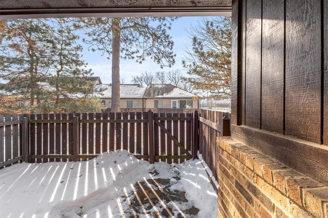 3376 Heritage Parkway, Dearborn, MI 48124