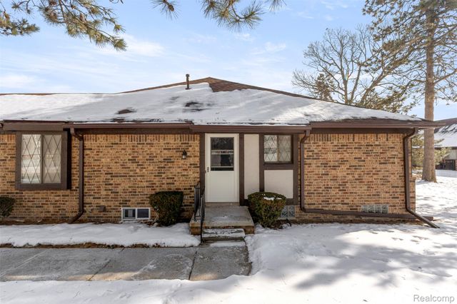 3376 Heritage Parkway, Dearborn, MI 48124