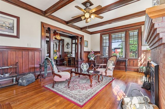 422 S CENTER STREET, Eustis, FL 32726