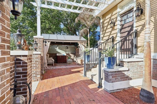 422 S CENTER STREET, Eustis, FL 32726