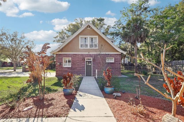 422 S CENTER STREET, Eustis, FL 32726