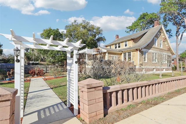 422 S CENTER STREET, Eustis, FL 32726