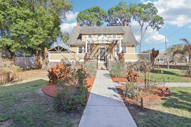 422 S CENTER STREET, Eustis, FL 32726