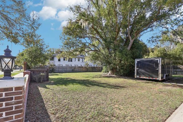 422 S CENTER STREET, Eustis, FL 32726