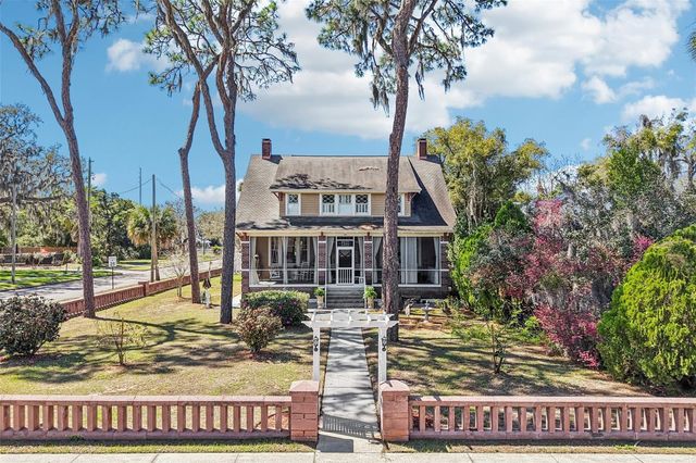 422 S CENTER STREET, Eustis, FL 32726