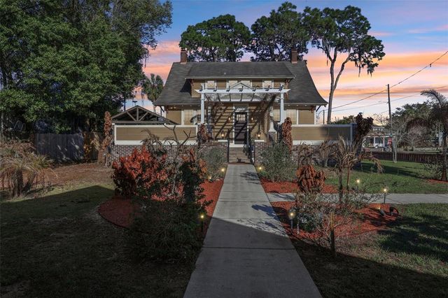 422 S CENTER STREET, Eustis, FL 32726