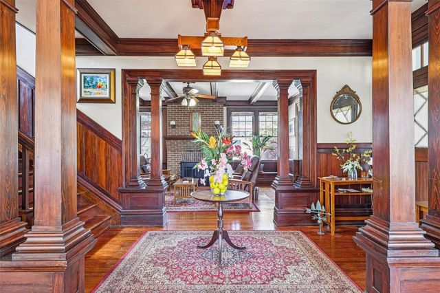 422 S CENTER STREET, Eustis, FL 32726