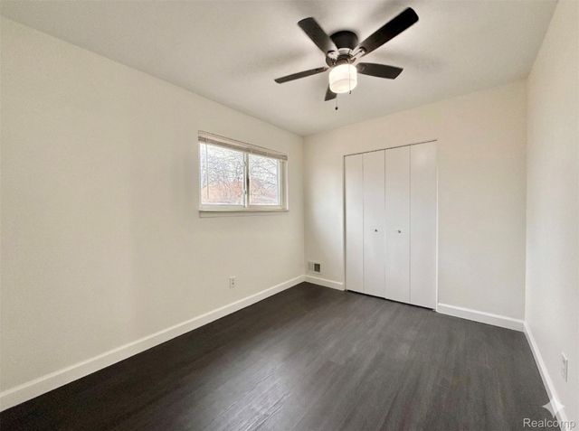 17245 Ivanhoe Street, Roseville, MI 48066