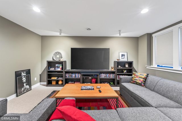 11449 Wildflower Drive N, Lake Elmo, MN 55042