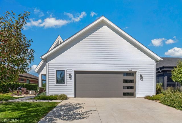 11449 Wildflower Drive N, Lake Elmo, MN 55042